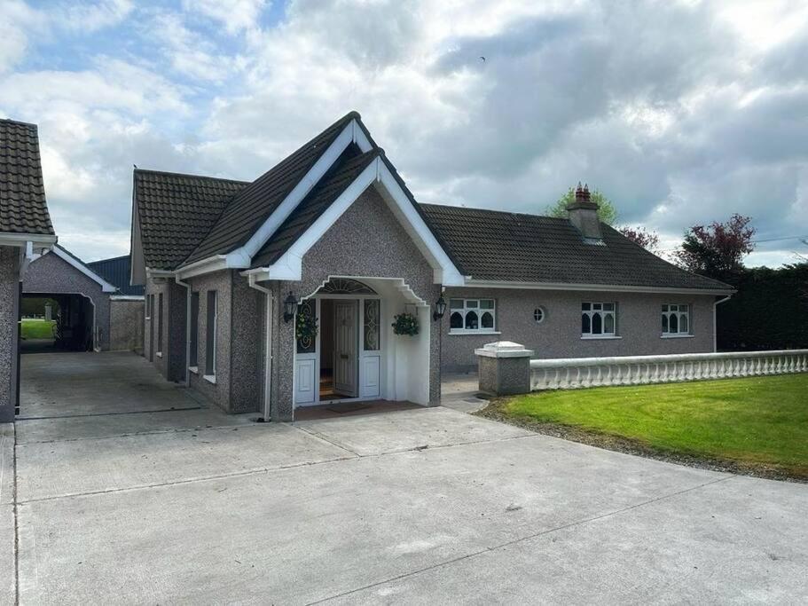 Entire Home At Ballysax House Newpark Bagian luar foto